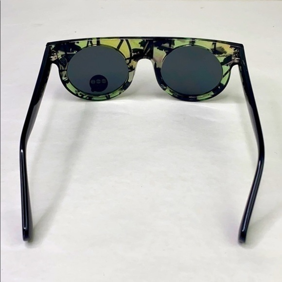 New KOMONO sunglasses Women’s Hippolyte Palms green floral shield main image 13